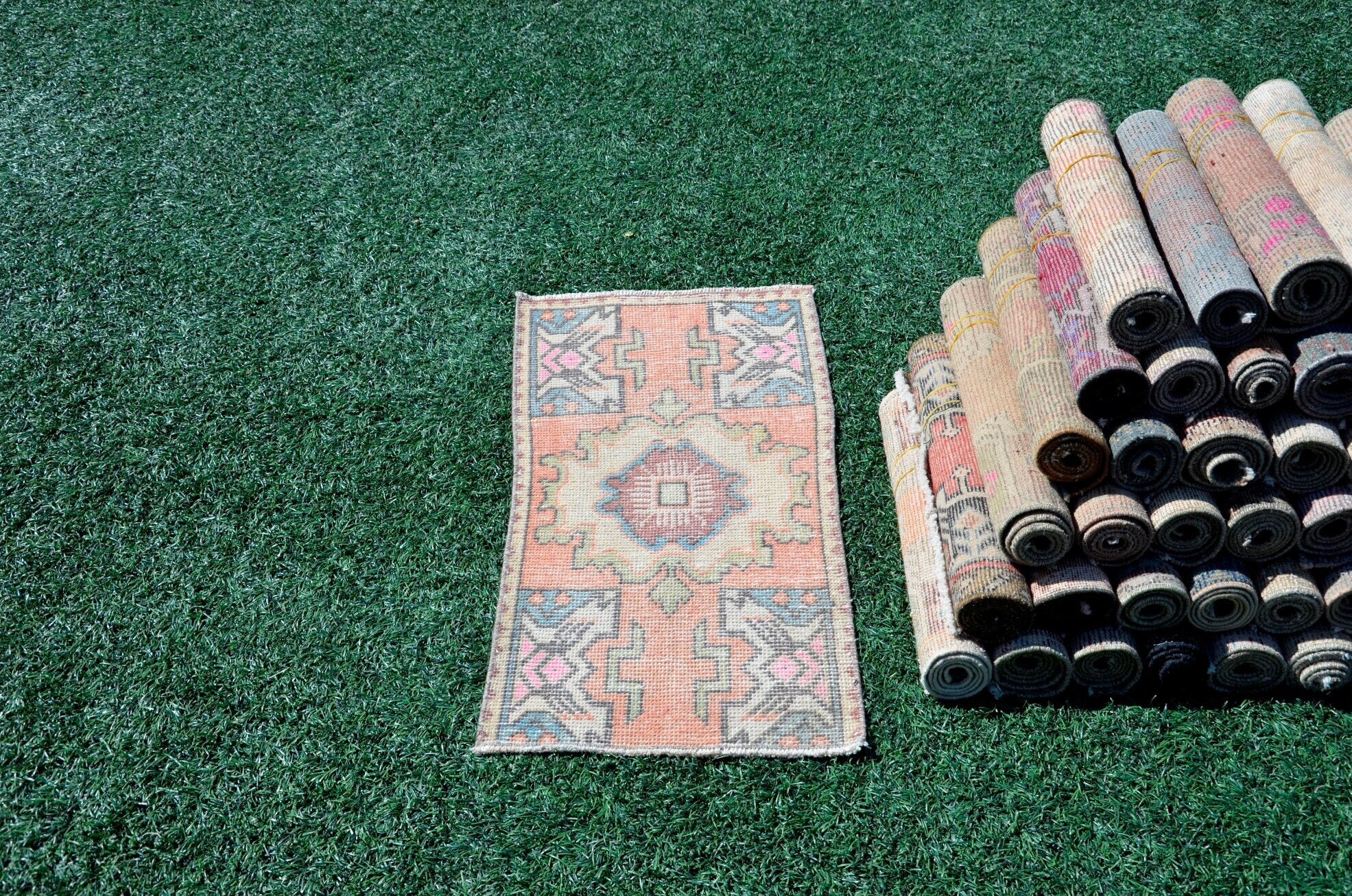 Vintage Handmade Turkish small area rug doormat for home decor, bathroom rug, area oushak rug bathroom mat kitchen kilim rug, rug 2.11X1.5, 665544