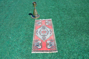 Handmade Turkish Vintage small area rug doormat for home decor, bathroom rug, area oushak rug bathroom mat kitchen kilim rug, rug 3.6x1.7, 665522