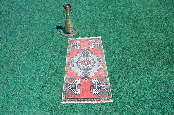 Handmade Turkish Vintage small area rug doormat for home decor, bathroom rug, area oushak rug bathroom mat kitchen kilim rug, rug 3.6x1.7, 665522