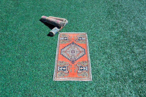 Handmade Turkish Vintage small area rug doormat for home decor, bathroom rug, area oushak rug bathroom mat kitchen kilim rug, rug 2.11x1.6, 665471