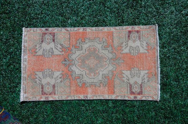 Handmade Turkish Vintage small area rug doormat for home decor, bathroom rug, area oushak rug bathroom mat kitchen kilim rug, rug 2.7x1.5, 665646