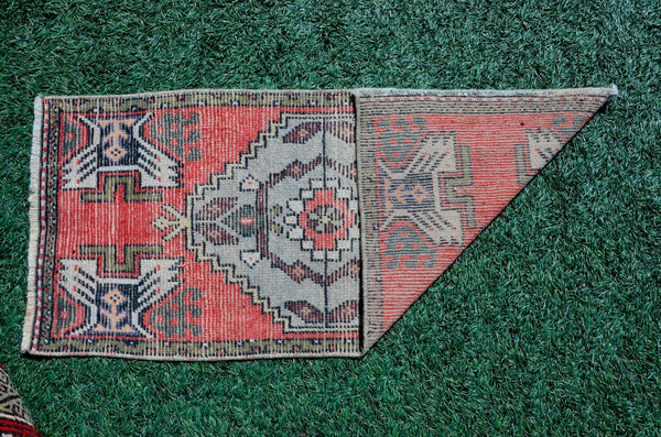 Vintage Handmade Turkish small area rug doormat for home decor, bathroom rug, area oushak rug bathroom mat kitchen kilim rug, rug 3.6x1.7, 665654