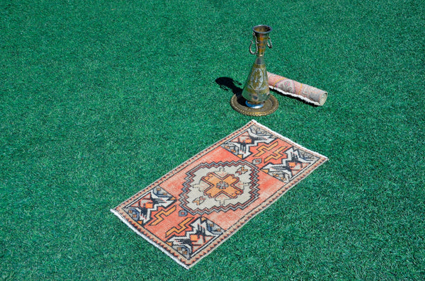 Natural Turkish Vintage small area rug doormat for home decor, bathroom rug, area oushak rug bathroom mat kitchen kilim rug, rug 2.11X1.7, 665657