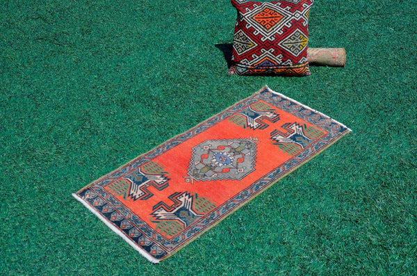 Unique Turkish Vintage small area rug doormat for home decor, bathroom rug, area oushak rug bathroom mat kitchen rug kilim rug, rug 3.6x1.7, 665665