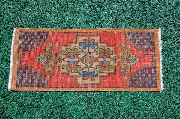 Turkish Handmade Vintage small area rug doormat for home decor, bathroom rug, area oushak rug bathroom mat kitchen kilim rug, rug 3.4X1.5, 665672