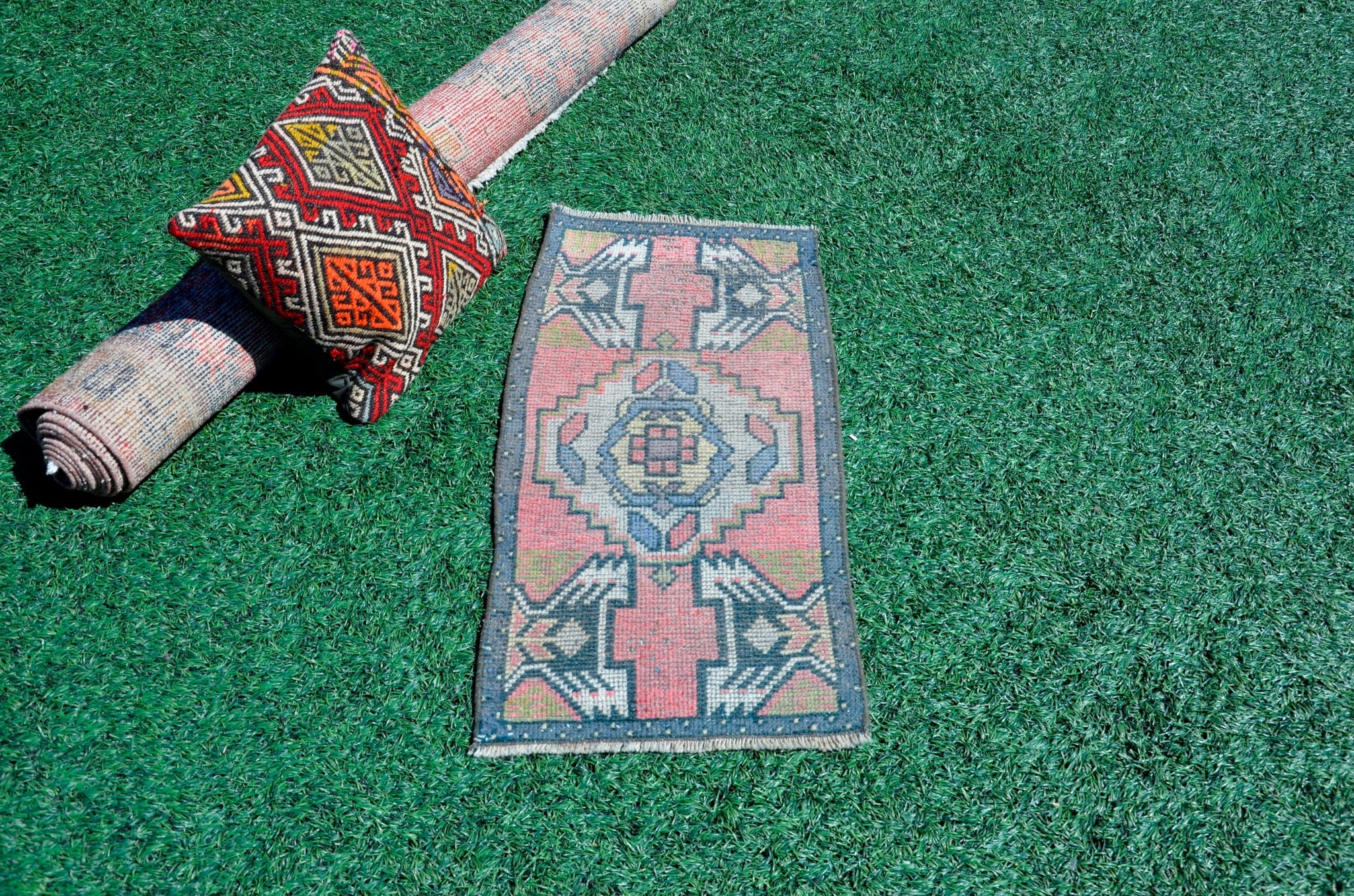 Handmade Turkish Vintage small area rug doormat for home decor, bathroom rug, area oushak rug bathroom mat kitchen kilim rug, rug 2.11x1.6, 665683