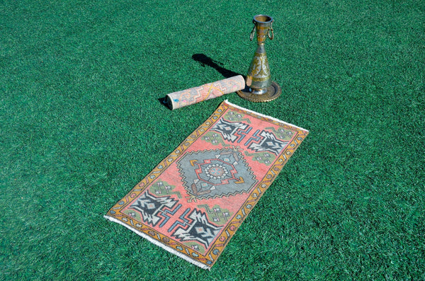 Turkish Handmade Vintage small area rug doormat for home decor, bathroom rug, area oushak rug bathroom mat kitchen kilim rug, rug 3.3X1.7, 665687