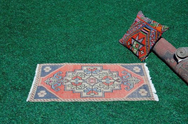 Natural Turkish Vintage small area rug doormat for home decor, bathroom rug, area oushak rug bathroom mat kitchen kilim rug, rug 3X1.7, 665694