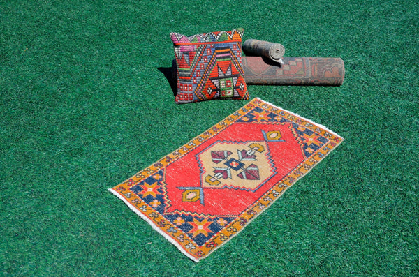 Unique Turkish Vintage small area rug doormat for home decor, bathroom rug, area oushak rug bathroom mat kitchen rug kilim rug, rug 3.3x1.9, 665710