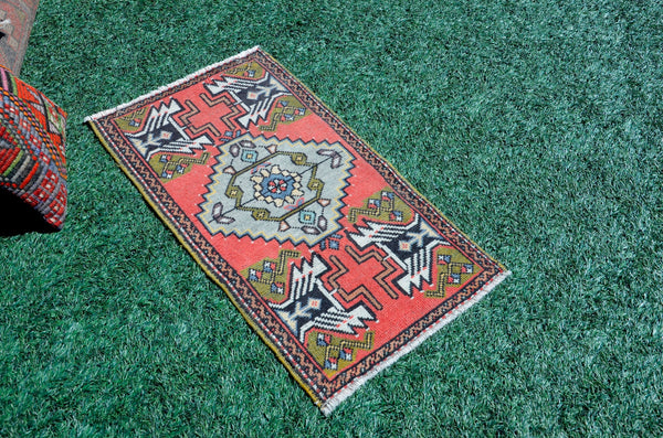 Handmade Turkish Vintage small area rug doormat for home decor, bathroom rug, area oushak rug bathroom mat kitchen kilim rug, rug 3.3x1.9, 665718