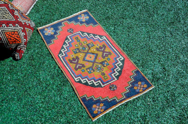 Natural Turkish Vintage small area rug doormat for home decor, bathroom rug, area oushak rug bathroom mat kitchen kilim rug, rug 3.3X1.8, 665719