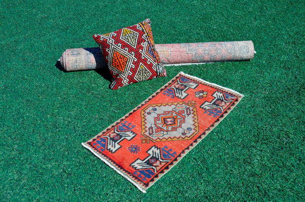 Vintage Handmade Turkish small area rug doormat for home decor, bathroom rug, area oushak rug bathroom mat kitchen kilim rug, rug 3x1.6, 665725