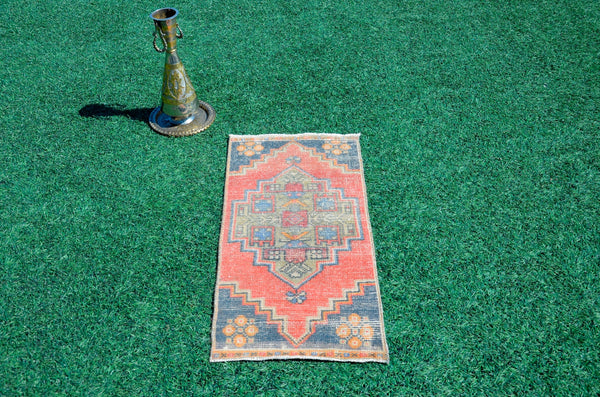 Handmade Turkish Vintage small area rug doormat for home decor, bathroom rug, area oushak rug bathroom mat kitchen kilim rug, rug 3.4x1.7, 665726