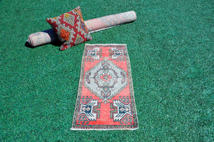 Vintage Handmade Turkish small area rug doormat for home decor, bathroom rug, area oushak rug bathroom mat kitchen kilim rug, rug 3.6x1.7, 665654