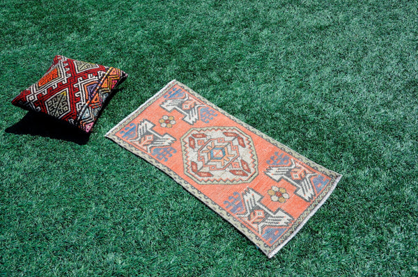 Vintage Handmade Turkish small area rug doormat for home decor, bathroom rug, area oushak rug bathroom mat kitchen kilim rug, rug 3.1X1.5, 665470