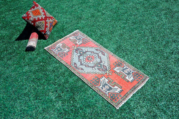 Unique Turkish Vintage small area rug doormat for home decor, bathroom rug, area oushak rug bathroom mat kitchen rug  kilim rug, rug 3,3X1,8, 665528