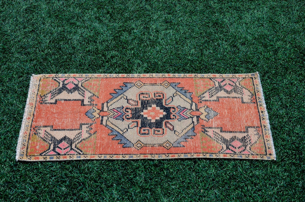 Unique Turkish Vintage small area rug doormat for home decor, bathroom rug, area oushak rug bathroom mat kitchen rug  kilim rug, rug 3,1X1,5, 665590