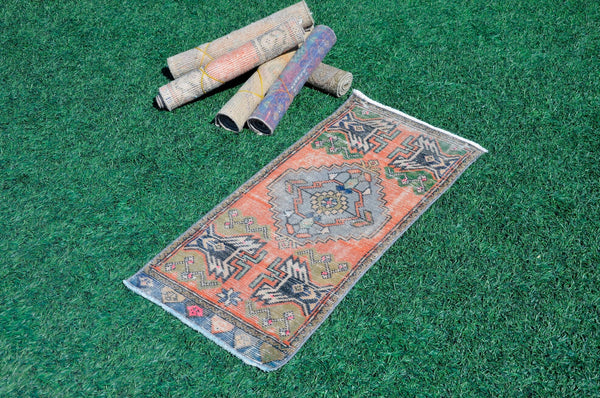 Unique Turkish Vintage small area rug doormat for home decor, bathroom rug, area oushak rug bathroom mat kitchen rug  kilim rug, rug 3,3X1,7, 665614