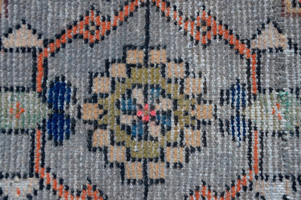 Unique Turkish Vintage small area rug doormat for home decor, bathroom rug, area oushak rug bathroom mat kitchen rug  kilim rug, rug 3,3X1,7, 665614
