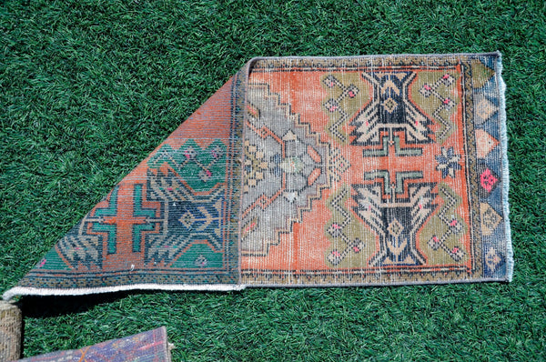 Unique Turkish Vintage small area rug doormat for home decor, bathroom rug, area oushak rug bathroom mat kitchen rug  kilim rug, rug 3,3X1,7, 665614