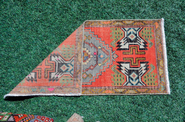 Handmade Turkish Vintage small area rug doormat for home decor, bathroom rug, area oushak rug bathroom mat kitchen kilim rug, rug 3.4x1.8, 665632