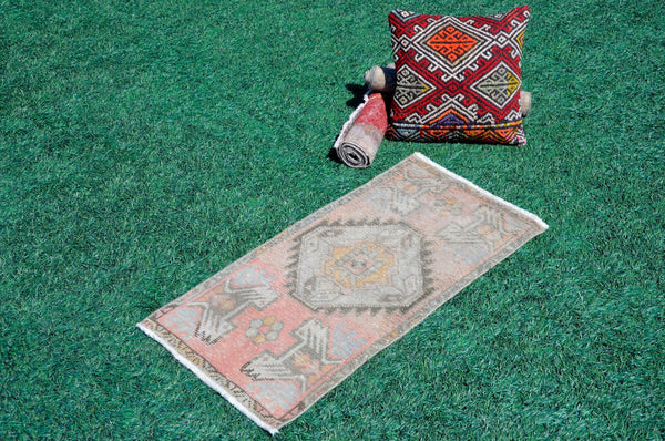 Turkish Handmade Vintage small area rug doormat for home decor, bathroom rug, area oushak rug bathroom mat kitchen kilim rug, rug 3.1X1.7, 665509
