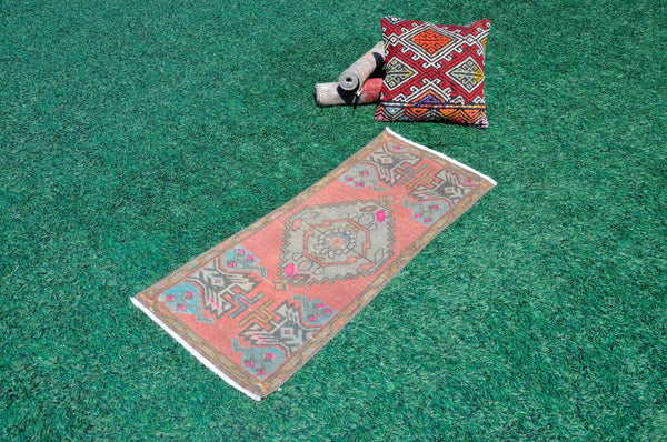 Vintage Handmade Turkish small area rug doormat for home decor, bathroom rug, area oushak rug bathroom mat kitchen kilim rug, rug 3.7X1.6, 665524