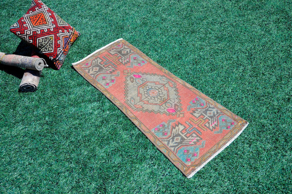 Vintage Handmade Turkish small area rug doormat for home decor, bathroom rug, area oushak rug bathroom mat kitchen kilim rug, rug 3.7X1.6, 665524