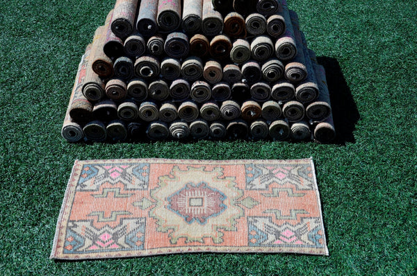 Vintage Handmade Turkish small area rug doormat for home decor, bathroom rug, area oushak rug bathroom mat kitchen kilim rug, rug 2.11X1.5, 665544