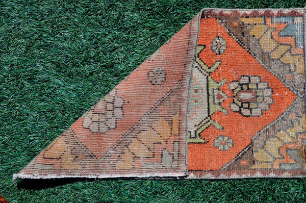 Vintage Handmade Turkish small area rug doormat for home decor, bathroom rug, area oushak rug bathroom mat kitchen kilim rug, rug 2.7X1.6, 665561