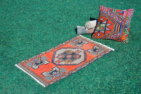 Handmade Turkish Vintage small area rug doormat for home decor, bathroom rug, area oushak rug bathroom mat kitchen kilim rug, rug 2.9x1.6, 665566