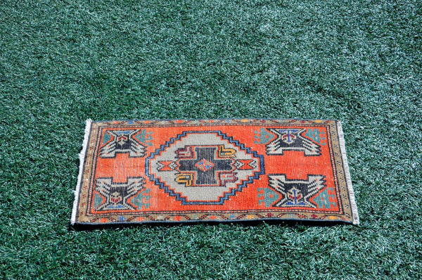 Handmade Turkish Vintage small area rug doormat for home decor, bathroom rug, area oushak rug bathroom mat kitchen kilim rug, rug 2.9x1.6, 665566