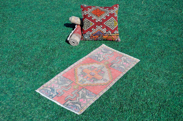 Unique Turkish Vintage small area rug doormat for home decor, bathroom rug, area oushak rug bathroom mat kitchen rug kilim rug, rug 2.10X1.5, 665570
