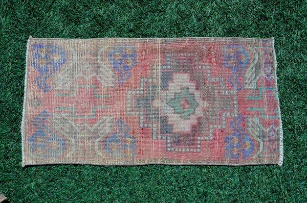 Unique Turkish Vintage small area rug doormat for home decor, bathroom rug, area oushak rug bathroom mat kitchen rug kilim rug, rug 2.11x1.6, 665583