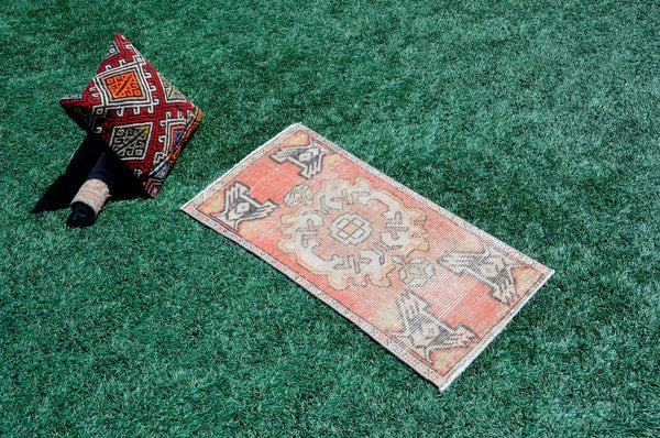 Turkish Handmade Vintage small area rug doormat for home decor, bathroom rug, area oushak rug bathroom mat kitchen kilim rug, rug 3.1X1.6, 665584
