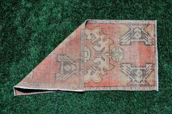 Turkish Handmade Vintage small area rug doormat for home decor, bathroom rug, area oushak rug bathroom mat kitchen kilim rug, rug 3.1X1.6, 665584