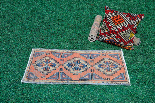 Turkish Handmade Vintage small area rug doormat for home decor, bathroom rug, area oushak rug bathroom mat kitchen kilim rug, rug 2.11x1.7, 665611