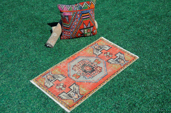 Vintage Handmade Turkish small area rug doormat for home decor, bathroom rug, area oushak rug bathroom mat kitchen kilim rug, rug 2.11X1.7, 665617