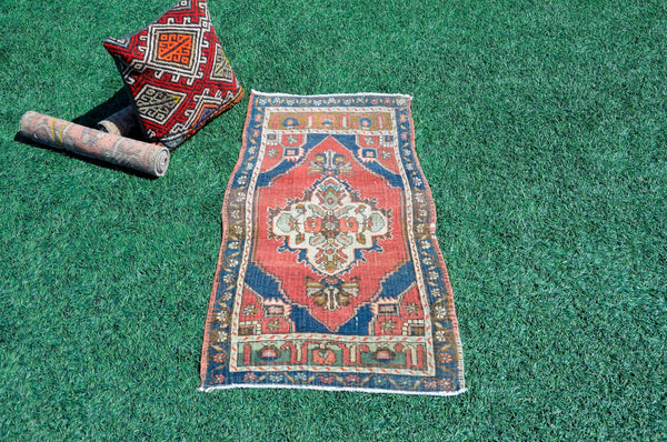 Turkish Handmade Vintage small area rug doormat for home decor, bathroom rug, area oushak rug bathroom mat kitchen kilim rug, rug 3.5x1.10, 665635