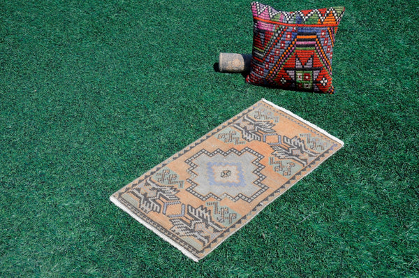 Unique Turkish Vintage small area rug doormat for home decor, bathroom rug, area oushak rug bathroom mat kitchen rug kilim rug, rug 2.8x1.5, 665651