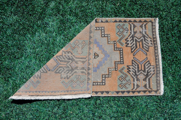 Unique Turkish Vintage small area rug doormat for home decor, bathroom rug, area oushak rug bathroom mat kitchen rug kilim rug, rug 2.8x1.5, 665651