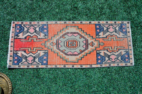 Vintage Handmade Turkish small area rug doormat for home decor, bathroom rug, area oushak rug bathroom mat kitchen kilim rug, rug 3.3x1.3, 665653