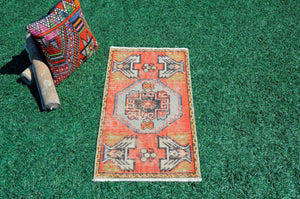 Vintage Handmade Turkish small area rug doormat for home decor, bathroom rug, area oushak rug bathroom mat kitchen kilim rug, rug 2.11X1.7, 665617