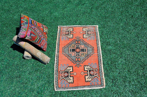 Vintage Handmade Turkish small area rug doormat for home decor, bathroom rug, area oushak rug bathroom mat kitchen kilim rug, rug 2.10X1.8, 665594