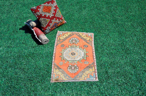 Vintage Handmade Turkish small area rug doormat for home decor, bathroom rug, area oushak rug bathroom mat kitchen kilim rug, rug 2.7X1.6, 665561
