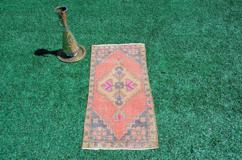Vintage Handmade Turkish small area rug doormat for home decor, bathroom rug, area oushak rug bathroom mat kitchen kilim rug, rug 3.6X1.7, 665507