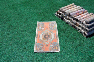Natural Turkish Vintage small area rug doormat for home decor, bathroom rug, area oushak rug bathroom mat kitchen kilim rug, rug 3X1.6, 665498