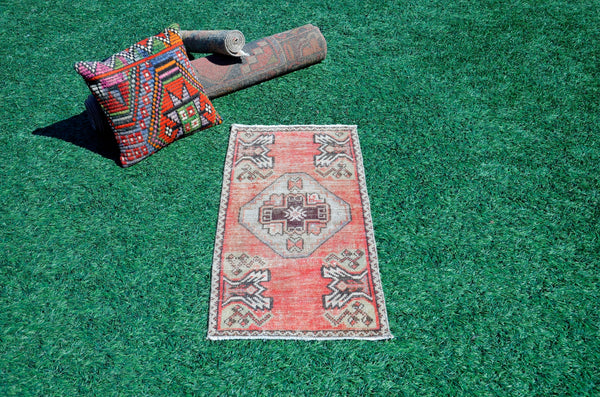 Handmade Turkish Vintage small area rug doormat for home decor, bathroom rug, area oushak rug bathroom mat kitchen kilim rug, rug 2.10x1.6, 665641