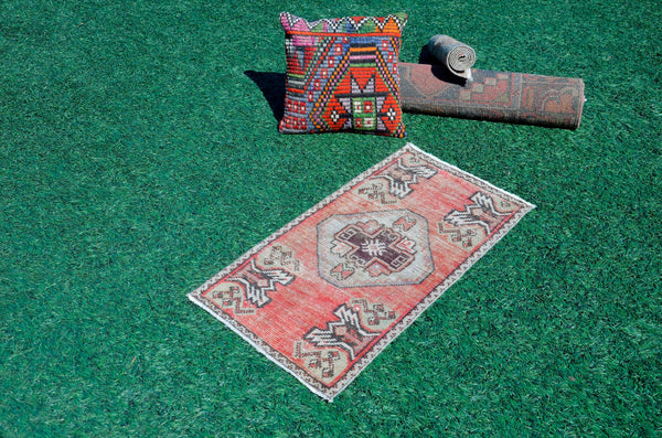 Handmade Turkish Vintage small area rug doormat for home decor, bathroom rug, area oushak rug bathroom mat kitchen kilim rug, rug 2.10x1.6, 665641
