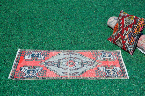Vintage Handmade Turkish small area rug doormat for home decor, bathroom rug, area oushak rug bathroom mat kitchen kilim rug, rug 3.6x1.7, 665654